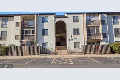611 Center Street #101, Herndon, VA 20170 - Photo 2