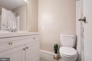2054 Royal Fern Ct, Reston, VA 20191 - Photo 20