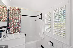 6032 Grove Dr, Alexandria, VA 22307 - Photo 36