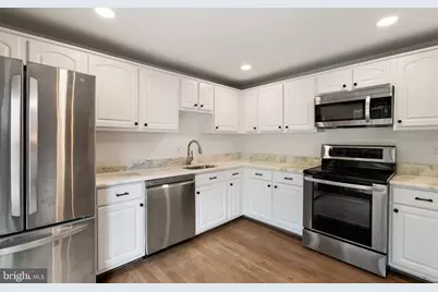 3050 Silent Valley Drive, Fairfax, VA 22031 - Photo 2