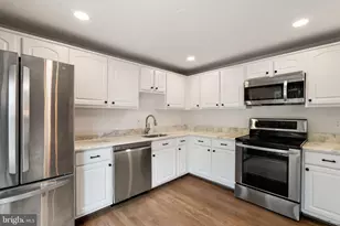 3050 Silent Valley Dr, Fairfax, VA 22031 - Photo 2