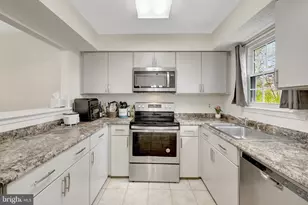 3621 Buckeye Ct, Fairfax, VA 22033 - Photo 6