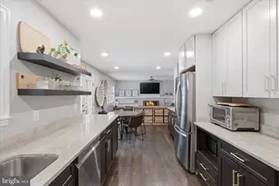 5208 Ruffner Woods Ct, Burke, VA 22015 - Photo 12
