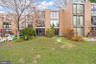11465 Washington Plaza W, Reston, VA 20190 - Photo 4
