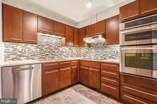 5902 Mt Eagle Dr, Alexandria, VA 22303 - Photo 18