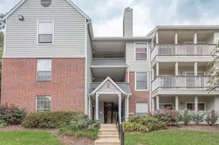 3906 Penderview Dr, Fairfax, VA 22033 - Photo 2