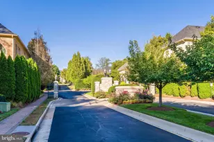 7405 Old Maple Square, McLean, VA 22102 - Photo 94