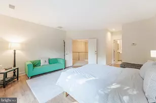 7405 Old Maple Square, McLean, VA 22102 - Photo 56