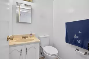 2108 Mager Dr, Herndon, VA 20170 - Photo 6