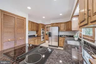 1807 Abbey Glen, Vienna, VA 22182 - Photo 24