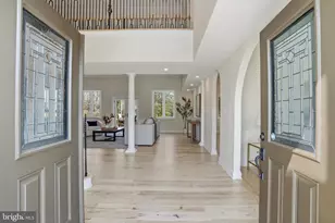 8228 Westchester Dr, Vienna, VA 22182 - Photo 4