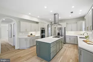 8228 Westchester Dr, Vienna, VA 22182 - Photo 24