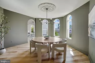 8228 Westchester Dr, Vienna, VA 22182 - Photo 8