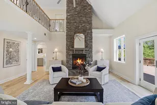 8228 Westchester Dr, Vienna, VA 22182 - Photo 12