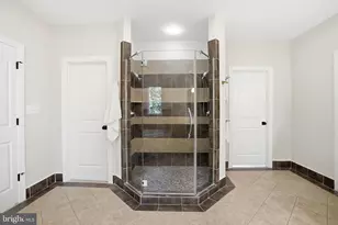 8228 Westchester Dr, Vienna, VA 22182 - Photo 36