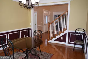 8708 Flowering Dogwood Ln, Lorton, VA 22079 - Photo 4