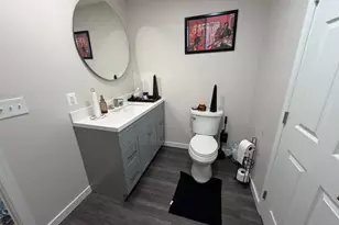 9518 Mooregate Ct, Lorton, VA 22079 - Photo 8