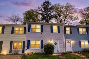 9518 Mooregate Ct, Lorton, VA 22079 - Photo 2