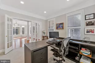 9183 Topaz St, Fairfax, VA 22031 - Photo 10