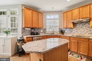 1694 Winterwood Ct, Herndon, VA 20170 - Photo 10