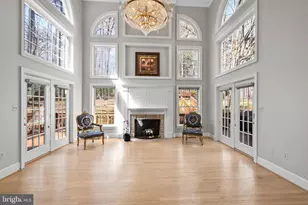 12187 Brecknock St, Oakton, VA 22124 - Photo 6