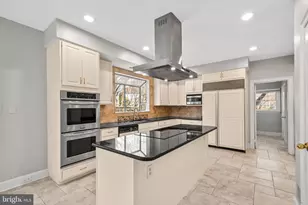 12187 Brecknock St, Oakton, VA 22124 - Photo 18