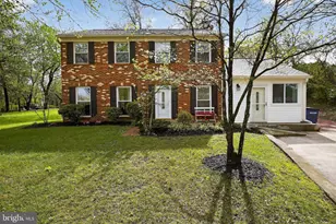 805 Mosby Hollow Dr, Herndon, VA 20170 - Photo 2