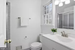 2228 Loch Lomond Dr, Vienna, VA 22181 - Photo 22