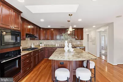 2228 Loch Lomond Drive, Vienna, VA 22181 - Photo 16