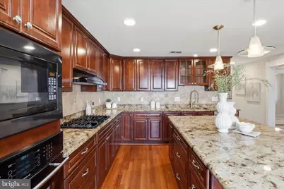 2228 Loch Lomond Drive, Vienna, VA 22181 - Photo 14