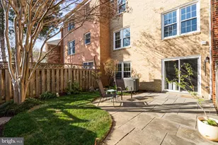 10447 Red Granite Terrace, Oakton, VA 22124 - Photo 2