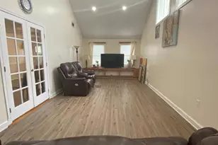 1821 Pimmit Dr, Falls Church, VA 22043 - Photo 6