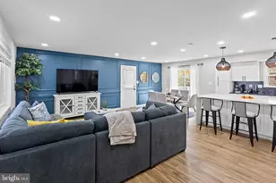 4307 San Carlos Dr, Fairfax, VA 22030 - Photo 2