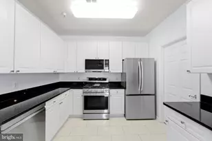 4330 Cannon Ridge Ct, Fairfax, VA 22033 - Photo 8