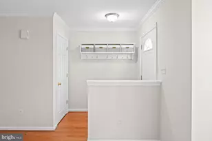 8483 Laurel Oak Dr, Springfield, VA 22153 - Photo 2