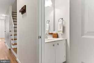 9204 Bailey Ln, Fairfax, VA 22031 - Photo 20