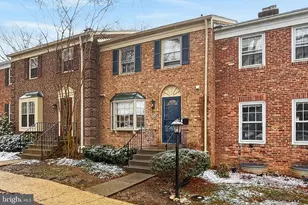 9204 Bailey Ln, Fairfax, VA 22031 - Photo 2