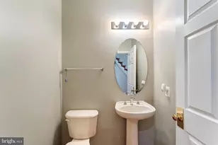 2859 Cherry Branch Ln, Herndon, VA 20171 - Photo 22