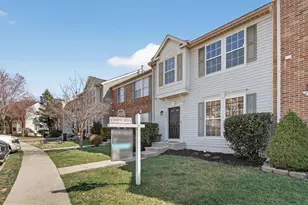 14334 Stonewater Ct, Centreville, VA 20121 - Photo 2