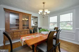 7307 Sterling Grove Dr, Springfield, VA 22150 - Photo 10