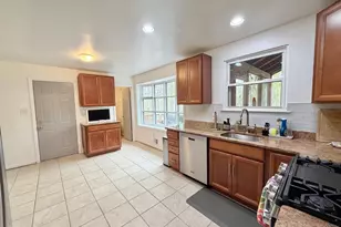 8467 Thames St, Springfield, VA 22151 - Photo 8