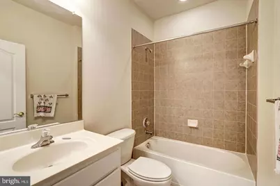 12176 Bridgend Run, Fairfax, VA 22030 - Photo 18