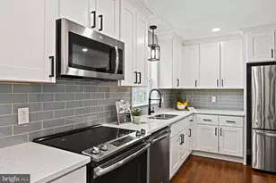 1413 Bayshire Ln, Herndon, VA 20170 - Photo 8