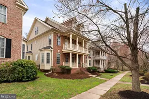 9185 Topaz St, Fairfax, VA 22031 - Photo 2