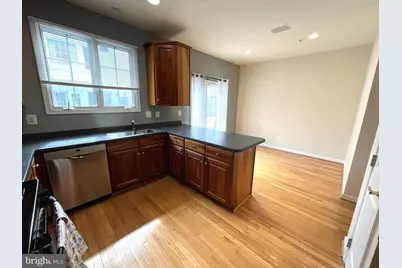 1601 Leeds Castle Drive, Vienna, VA 22182 - Photo 10