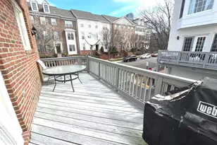 1601 Leeds Castle Dr, Vienna, VA 22182 - Photo 30