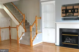 1601 Leeds Castle Dr, Vienna, VA 22182 - Photo 6