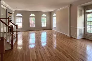 1601 Leeds Castle Dr, Vienna, VA 22182 - Photo 4