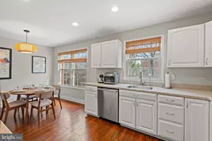 9864 High Water Ct, Burke, VA 22015 - Photo 12