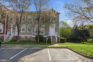 14300 Montverd Ct, Centreville, VA 20121 - Photo 4